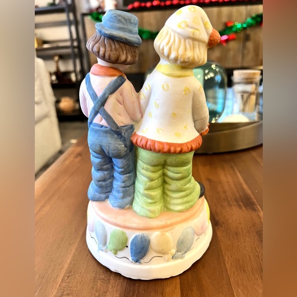 Send in The Clowns Porcelain Music Box - Picture 4 of 6